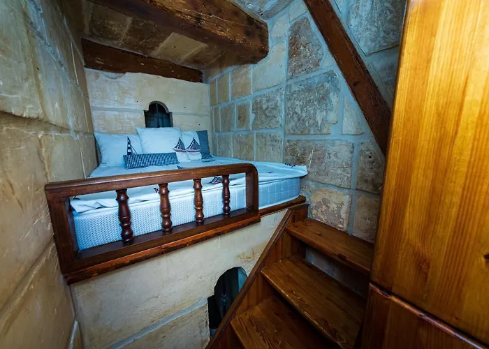 Nyaraló Traditional Townhouse *