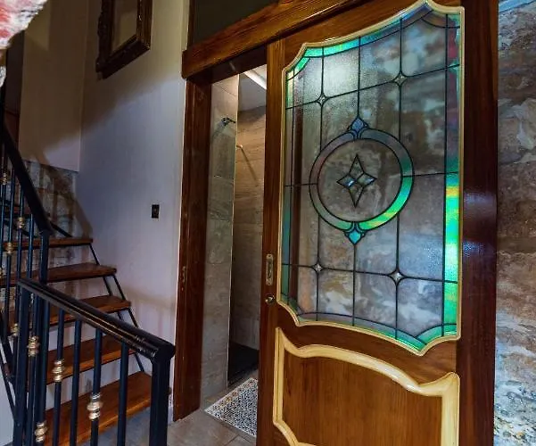 Nyaraló Traditional Townhouse *