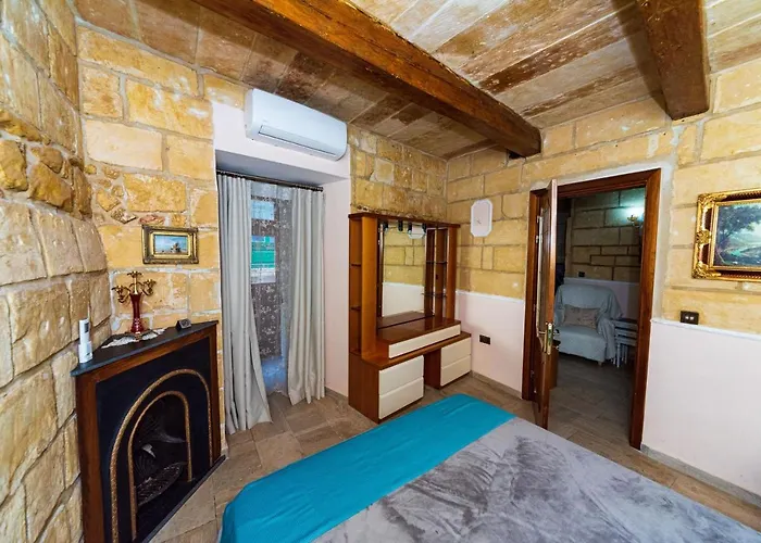 Nyaraló Traditional Townhouse